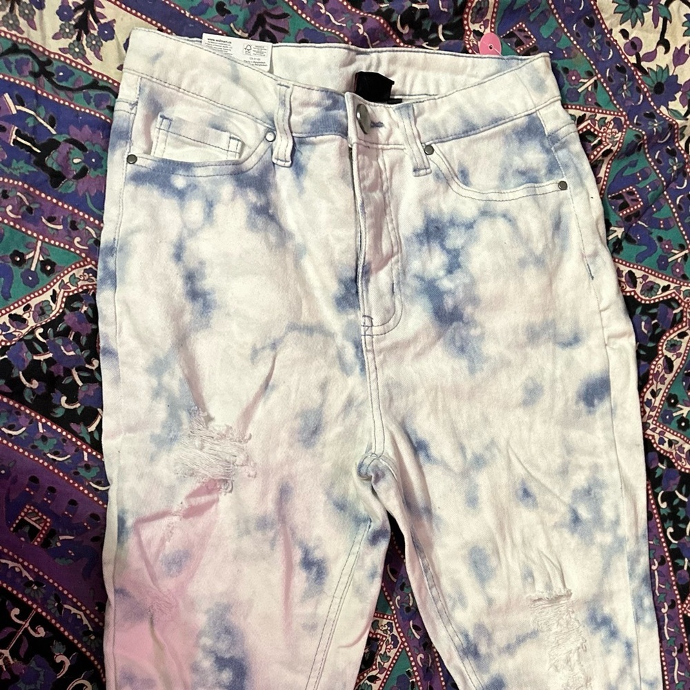 No Boundaries Tie Dye Distressed mom Jeans